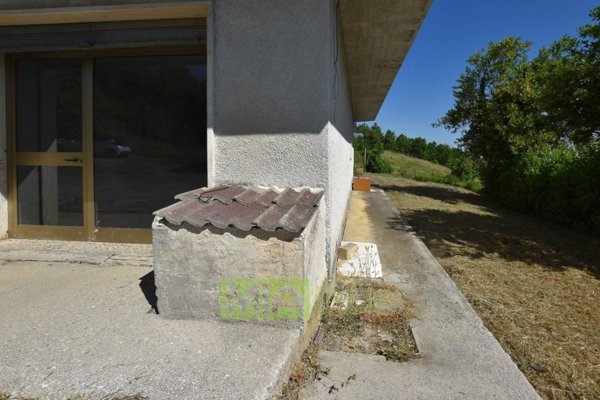 casa indipendente in vendita a Montefalcone Appennino