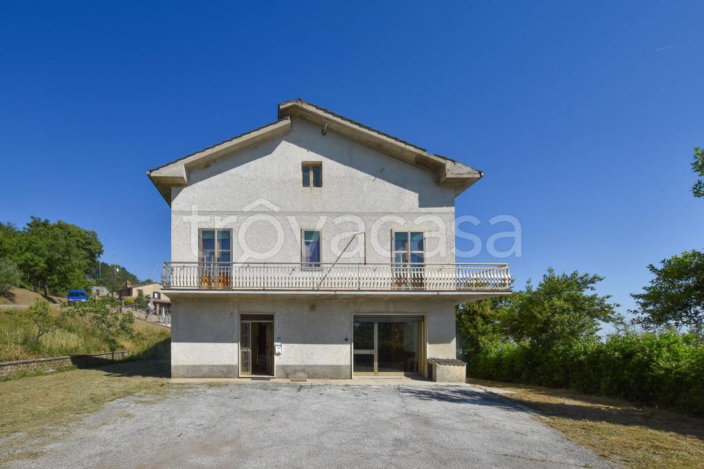 casa indipendente in vendita a Montefalcone Appennino