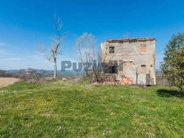 casa indipendente in vendita a Montefalcone Appennino