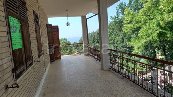 appartamento in vendita a Montefalcone Appennino