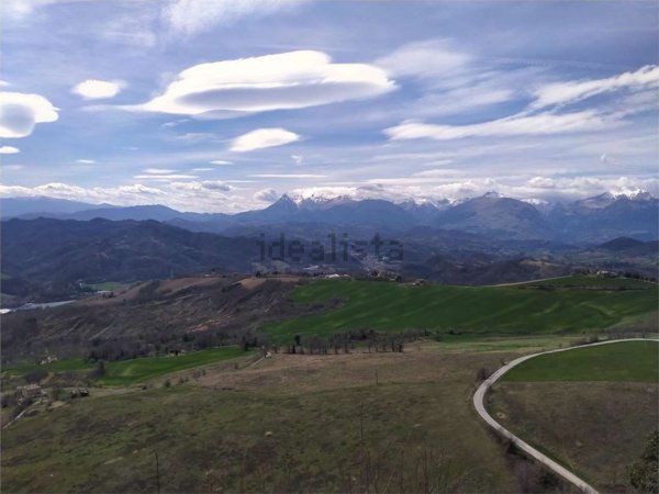 terreno edificabile in vendita a Montefalcone Appennino