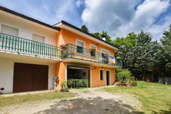 casa indipendente in vendita a Montefalcone Appennino