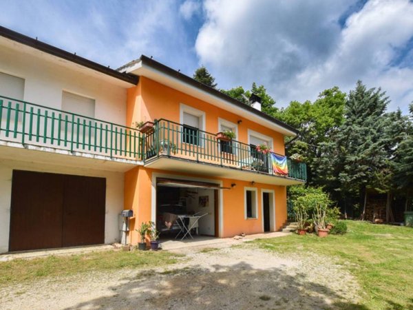 casa indipendente in vendita a Montefalcone Appennino