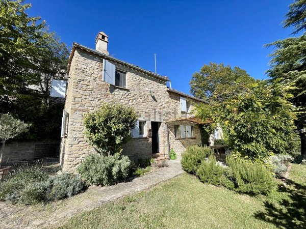 casa indipendente in vendita a Montefalcone Appennino