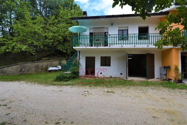 casa indipendente in vendita a Montefalcone Appennino