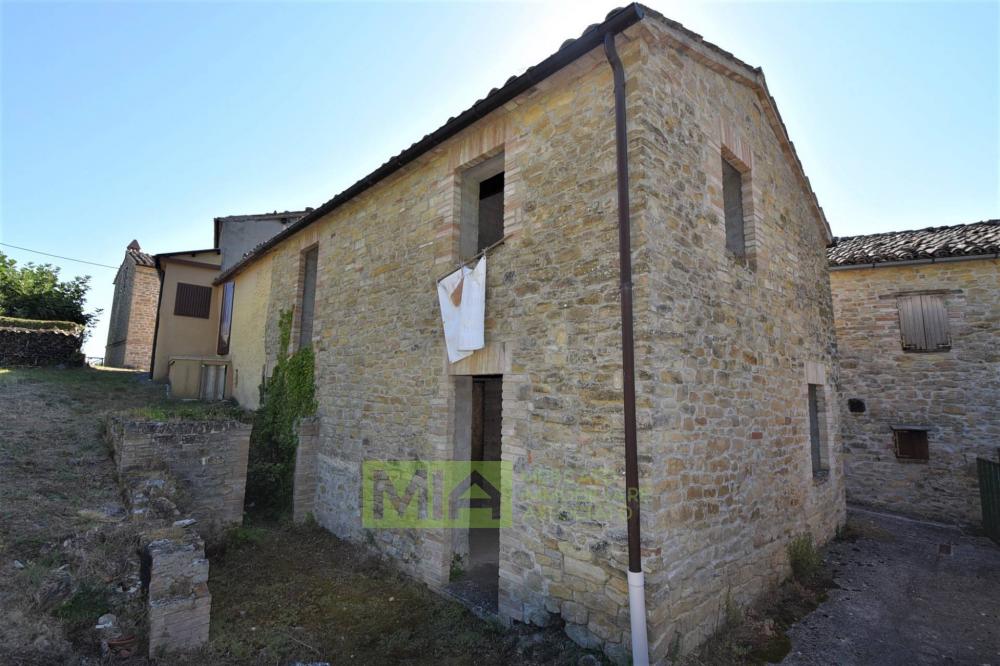 casa indipendente in vendita a Montefalcone Appennino