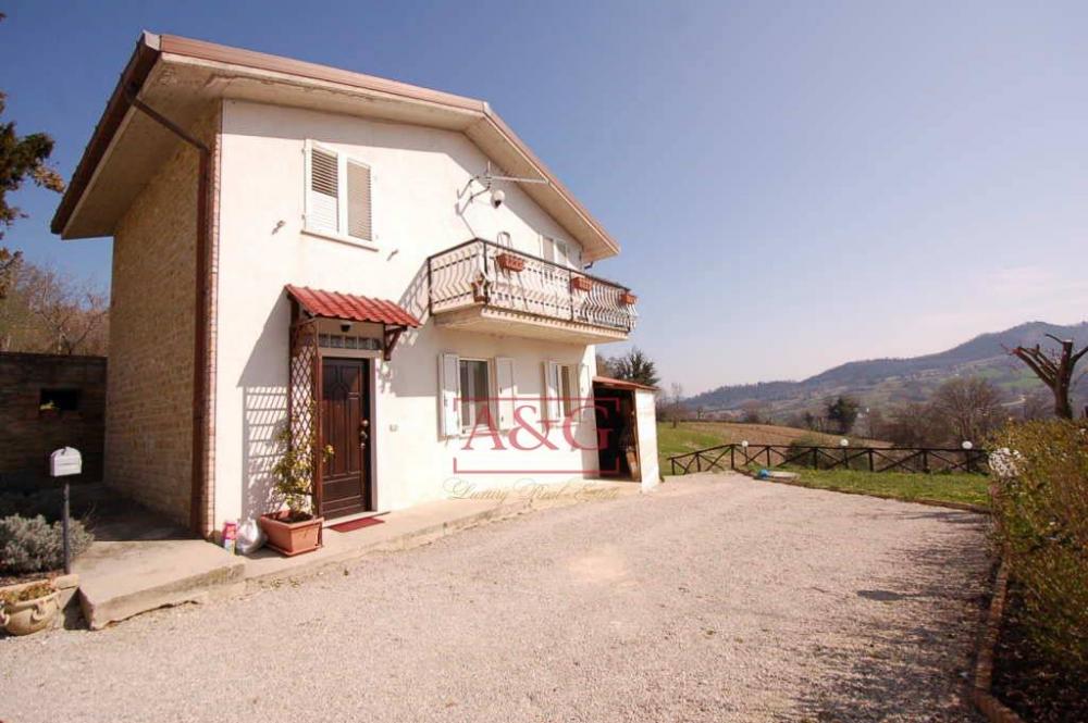 casa indipendente in vendita a Montefalcone Appennino