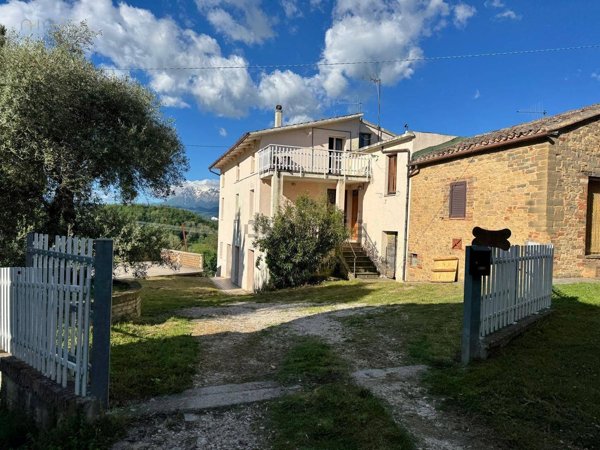 appartamento in vendita a Montefalcone Appennino