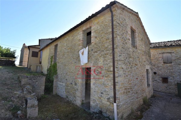 casale in vendita a Montefalcone Appennino