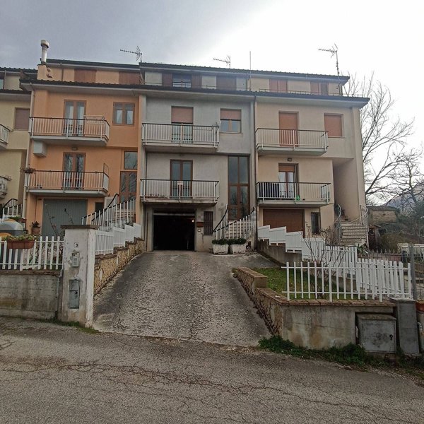 esavano in vendita a Montefortino