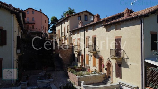 appartamento in vendita a Montefortino in zona Montazzolino