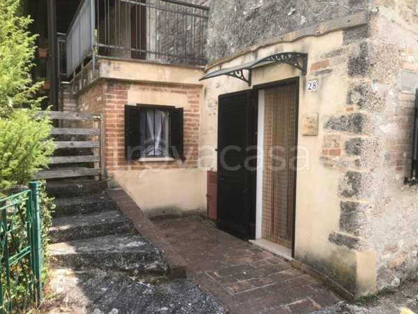 appartamento in vendita a Montefortino in zona Ambro