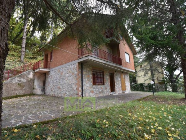 casa indipendente in vendita a Montefortino