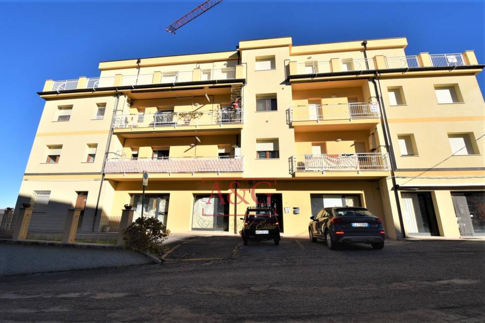 appartamento in vendita a Montefortino in zona Montazzolino