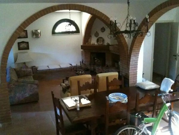 casa indipendente in vendita a Montefortino in zona Santa Lucia