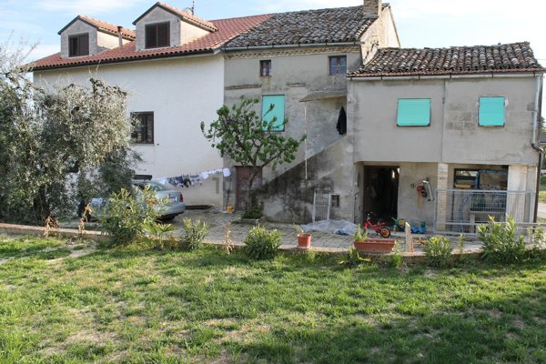 pentavano in vendita a Monte Giberto