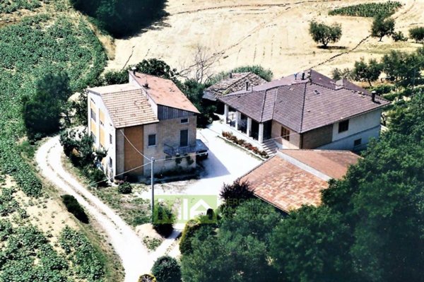 casa indipendente in vendita a Montegiorgio