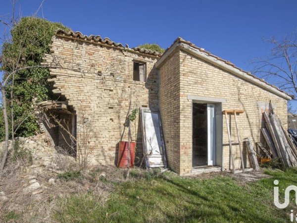 casa indipendente in vendita a Montegiorgio in zona Cerreto