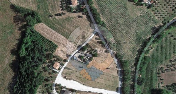 negozio in vendita a Montegiorgio