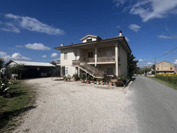 casa indipendente in vendita a Montegiorgio in zona Cerreto