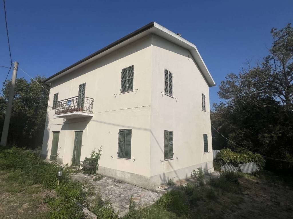 casa indipendente in vendita a Montegiorgio in zona Monte Verde