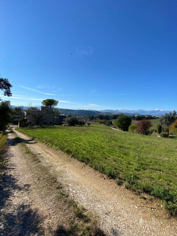 casa indipendente in vendita a Montegiorgio