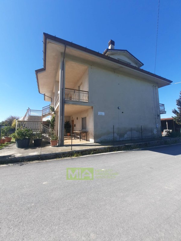 casa indipendente in vendita a Montegiorgio in zona Cerreto
