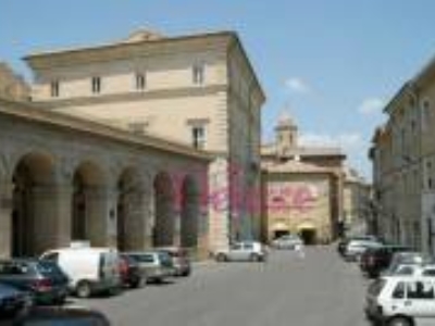 locale di sgombero in vendita a Montegiorgio