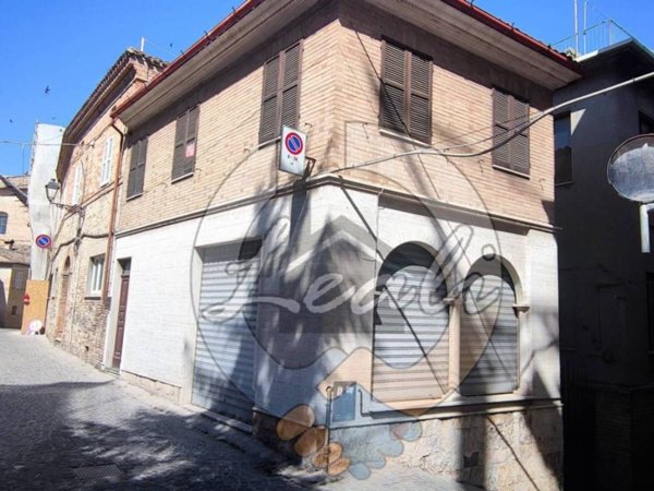 casa indipendente in vendita a Montegiorgio