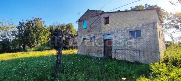 casa indipendente in vendita a Montegiorgio