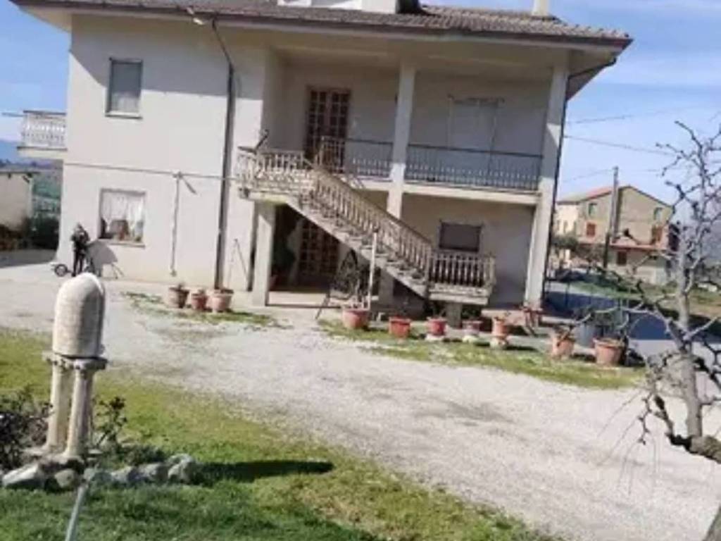 casa indipendente in vendita a Montegiorgio in zona Cerreto