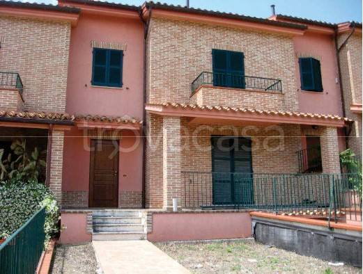 casa indipendente in vendita a Montegiorgio