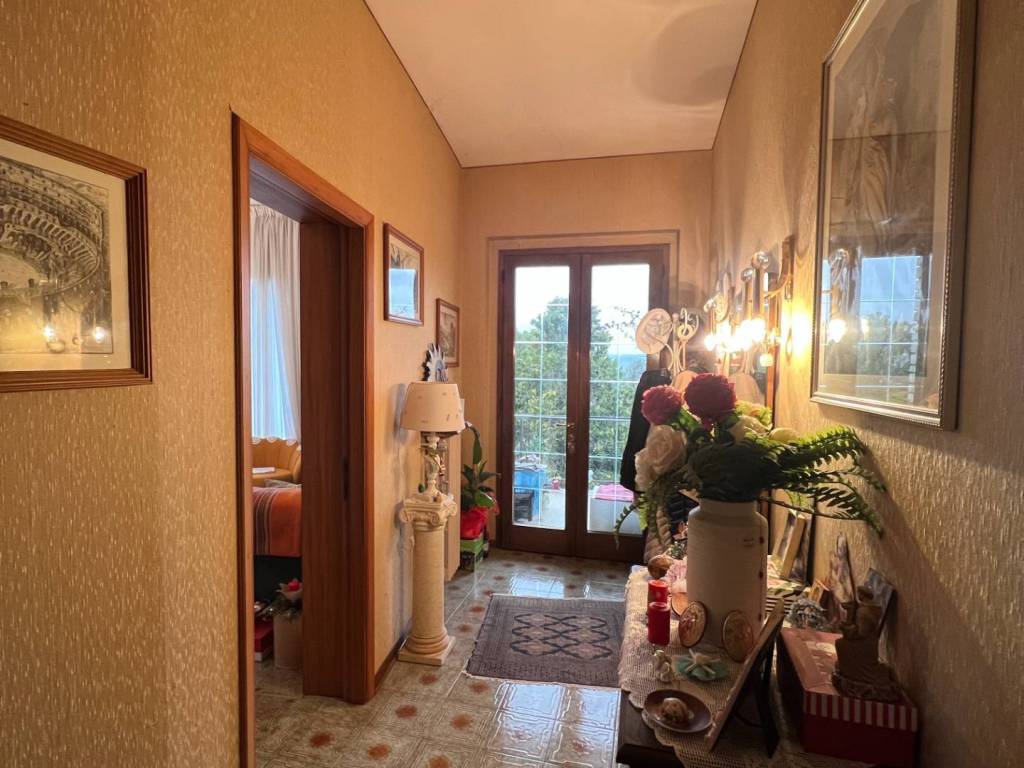 appartamento in vendita a Montegiorgio in zona Croce di via
