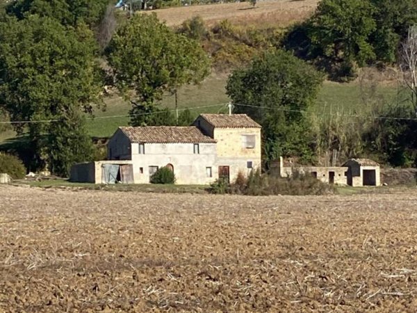casa indipendente in vendita a Montegiorgio
