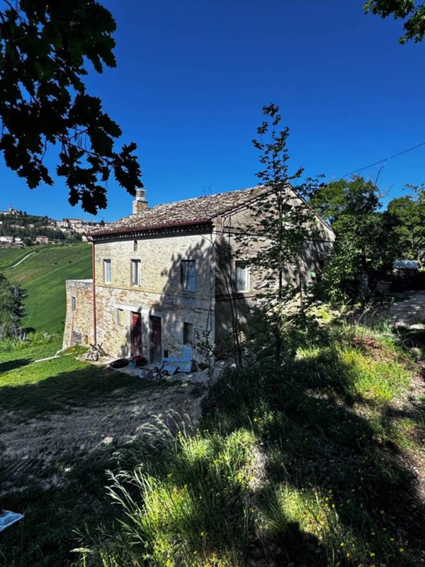 casa indipendente in vendita a Montegiorgio