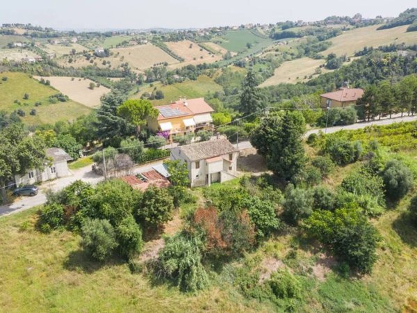 casa indipendente in vendita a Montegiorgio