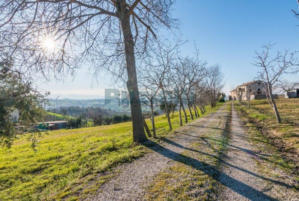 casa indipendente in vendita a Montegiorgio