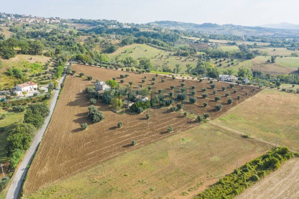 casa indipendente in vendita a Montegiorgio