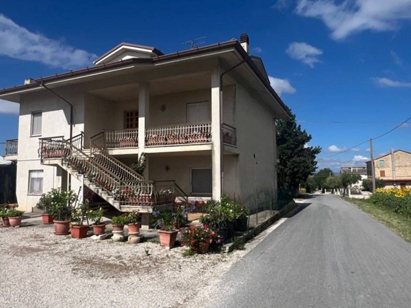 casa indipendente in vendita a Montegiorgio in zona Cerreto