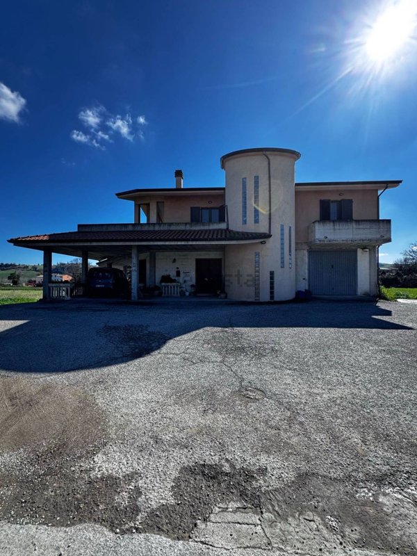 casa indipendente in vendita a Montegiorgio