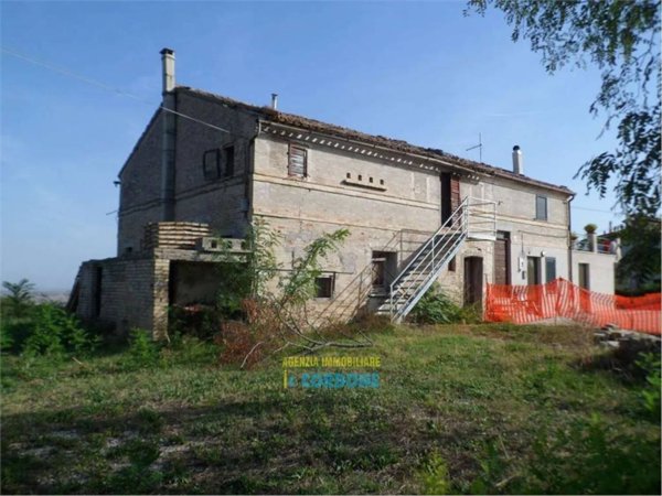 casa indipendente in vendita a Montegiorgio