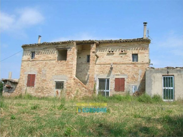 casa indipendente in vendita a Montegiorgio in zona Alteta