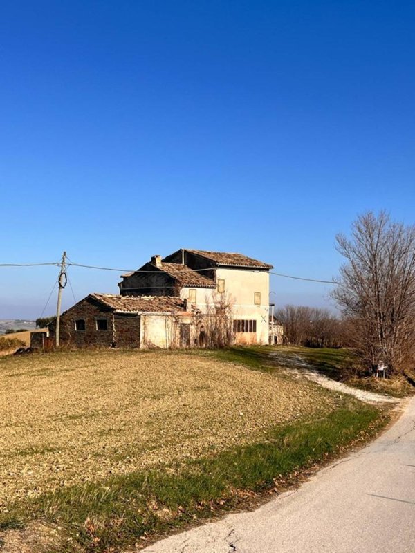 casa indipendente in vendita a Montegiorgio