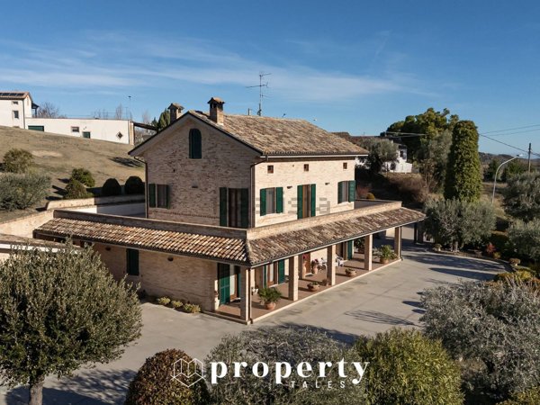 casa indipendente in vendita a Montegiorgio