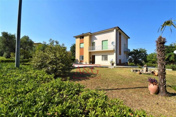 casa indipendente in vendita a Montegiorgio