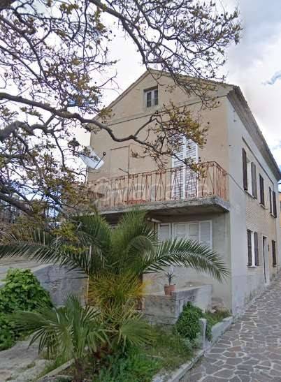 casa indipendente in vendita a Montegiorgio