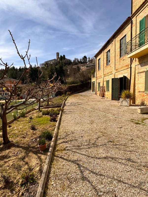 casa indipendente in vendita a Montegiorgio