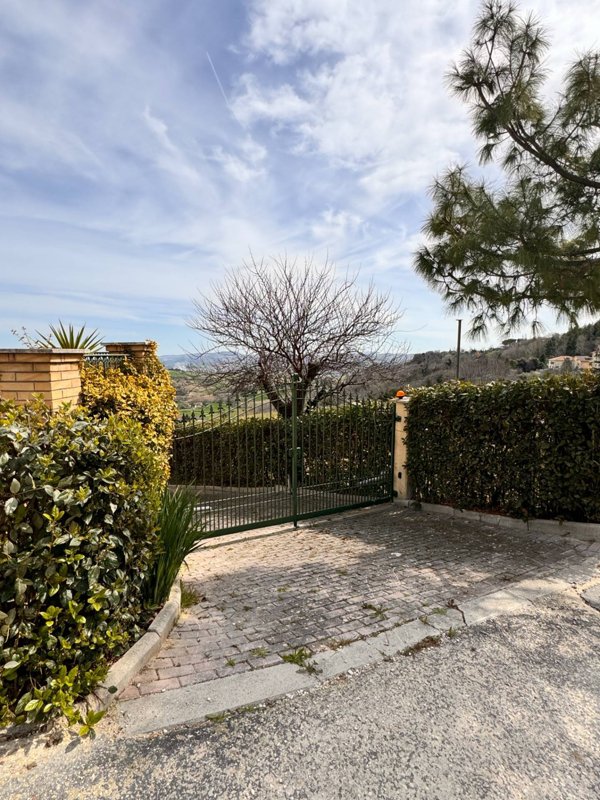 casa indipendente in vendita a Montegiorgio