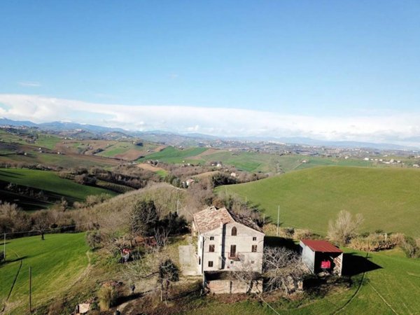 casa indipendente in vendita a Montegiorgio