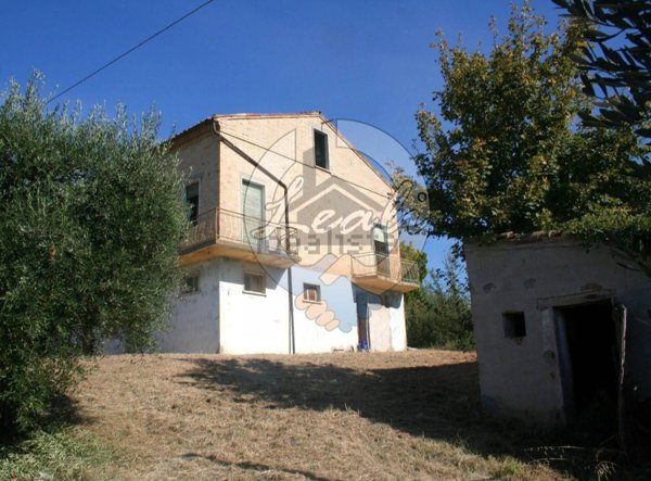 casa indipendente in vendita a Montegiorgio